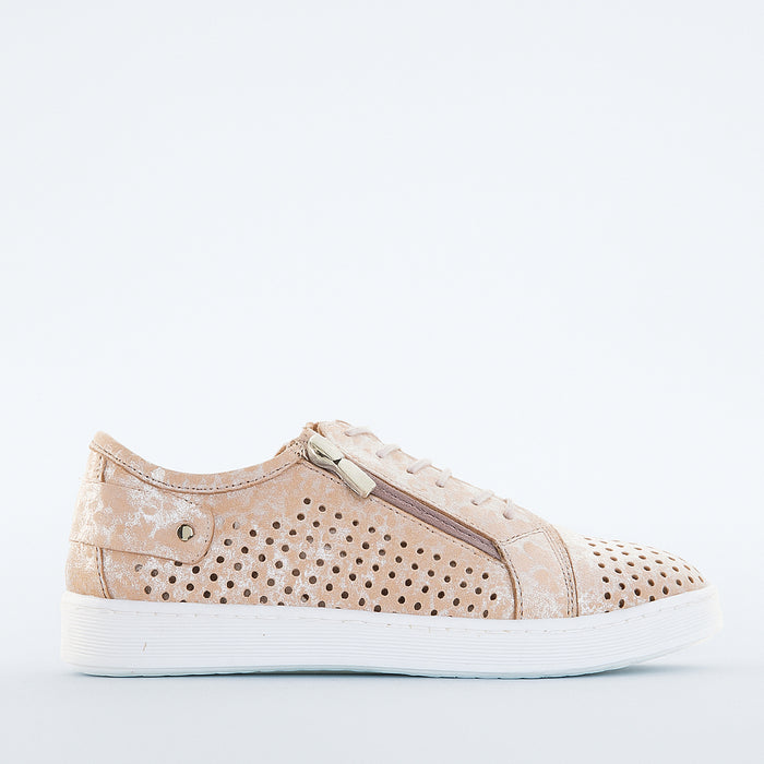 CABELLO EG17 powder print sneakers featuring a stylish patterned design and comfortable athletic fit.
