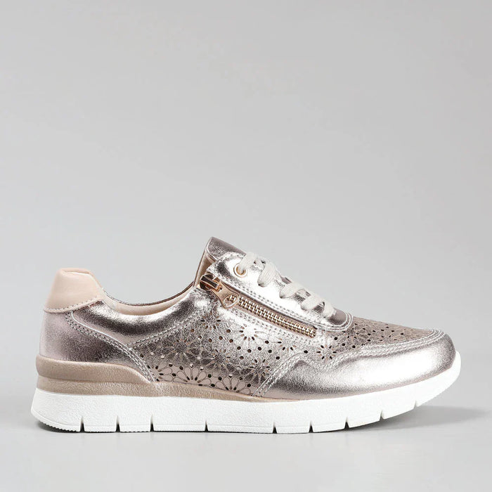 CC RESORTS Caitlyn Champagne Beige sneakers with a sleek design and neutral color, displayed from the side.