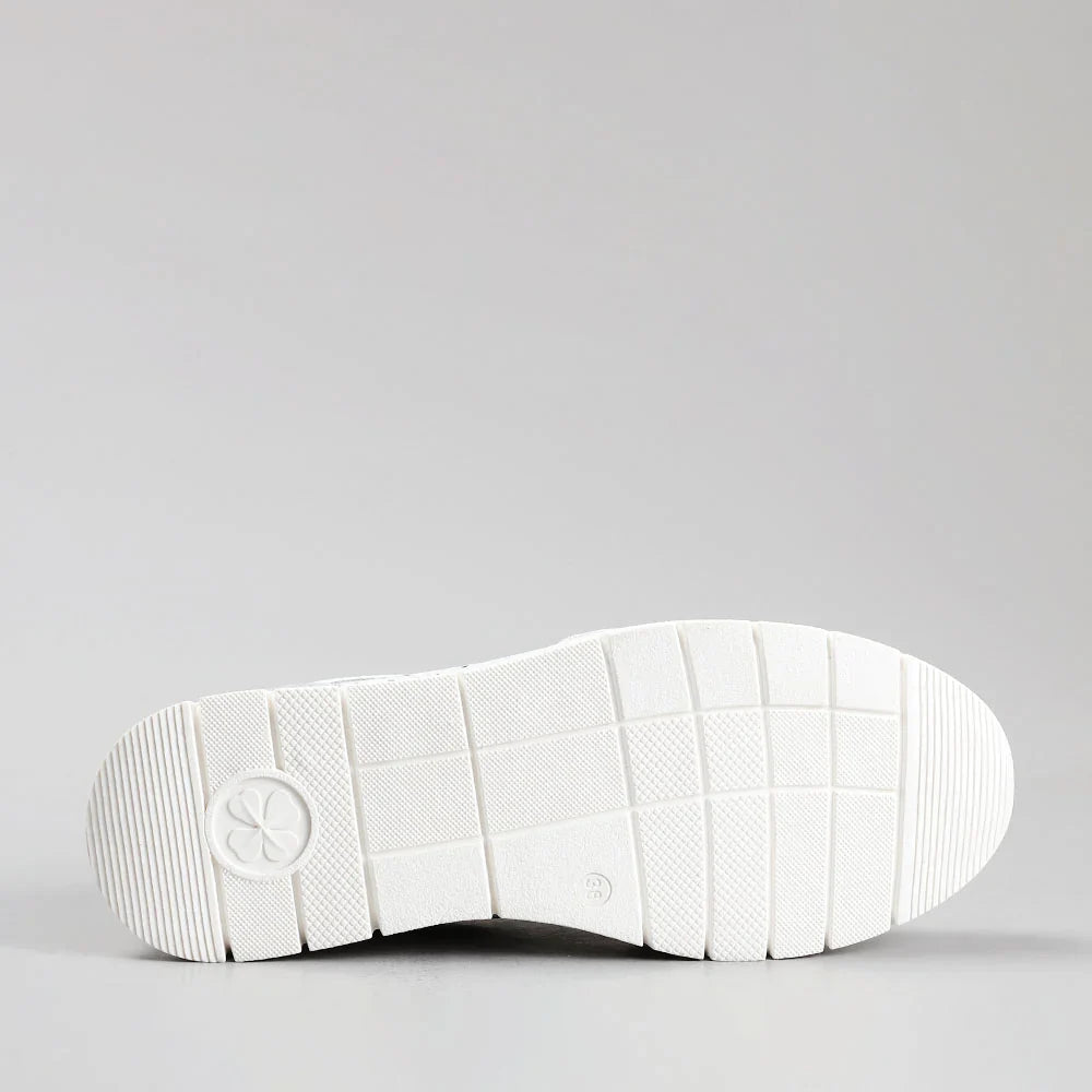 CC Resorts Caitlyn white and light grey sneakers with stylish design and comfortable soles.