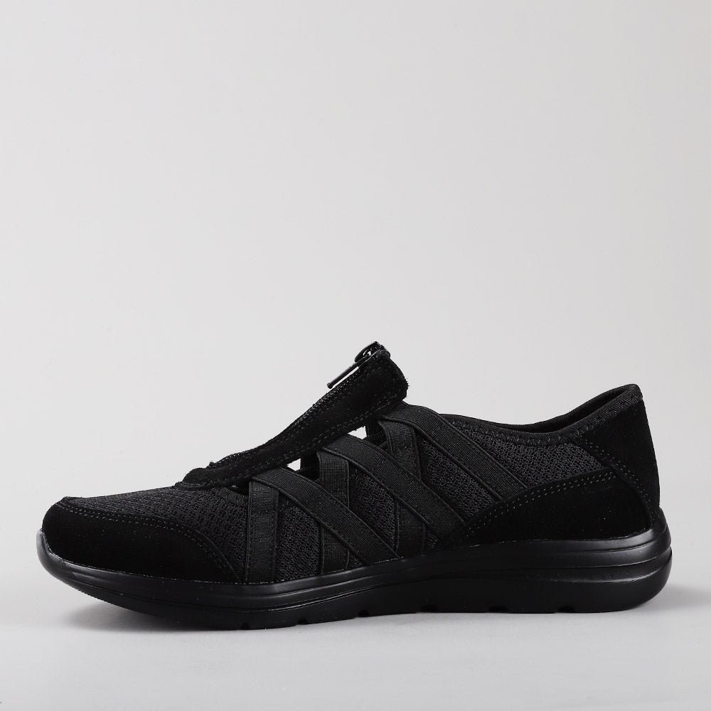 CC Resorts Callum black casuals showing stylish black shoes with sleek design and comfortable fit.