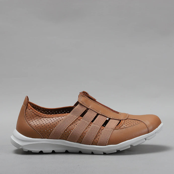 Casual CC RESORTS Christine tan sandals with wide straps and cushioned soles, displayed on a neutral background.