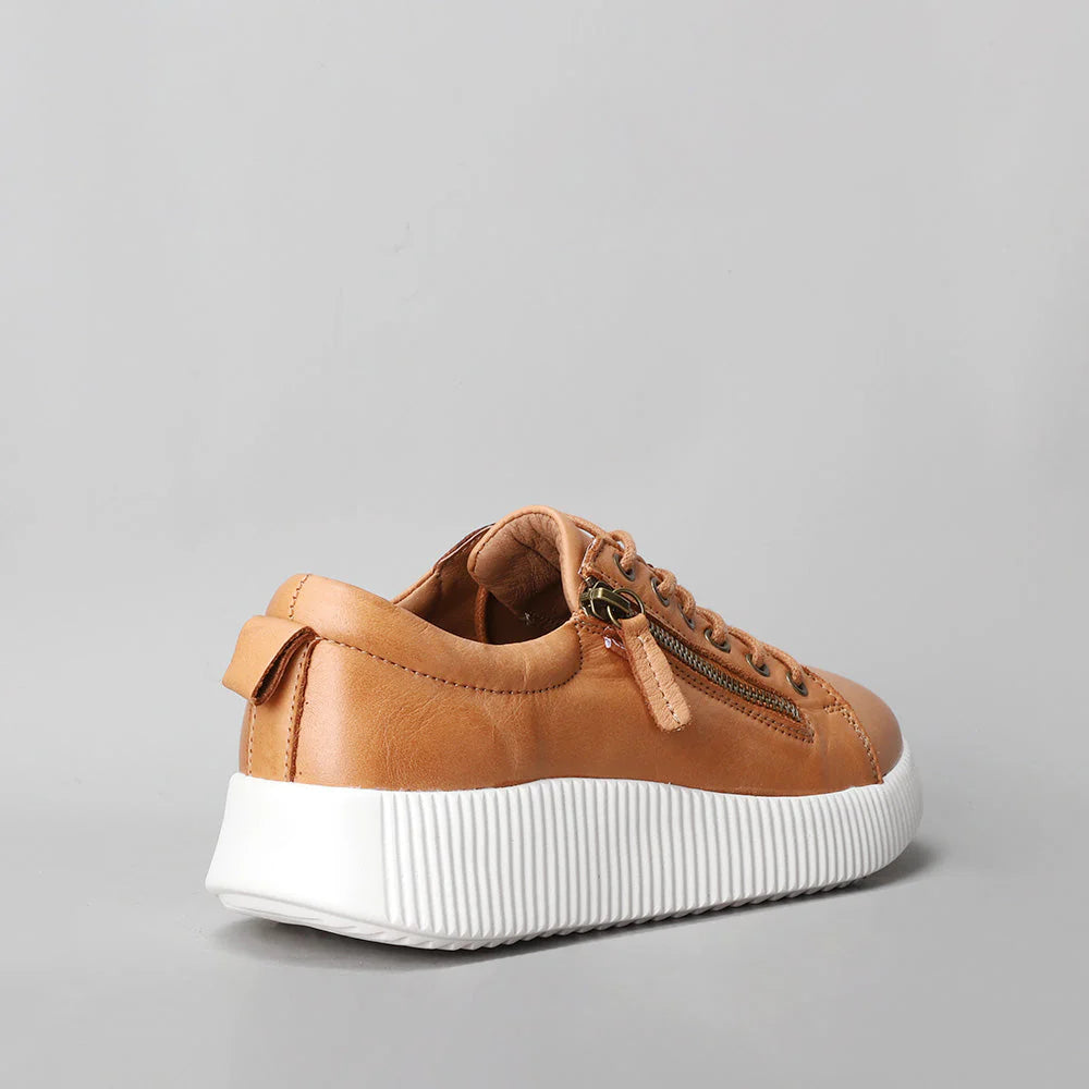 LE SANSA CLARA TAN Women Sneakers - Zeke Collection NZ