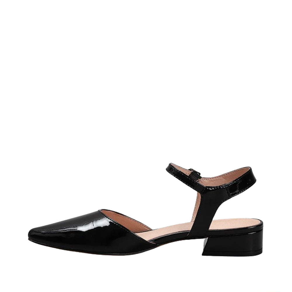 Black patent Le Sansa Coralie sandals with sleek straps and open toe design, stylish and comfortable for warm weather wear.