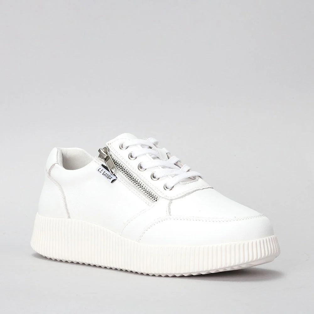 Le Sansa white sneakers with sleek design, featuring a clean white leather finish and modern style.