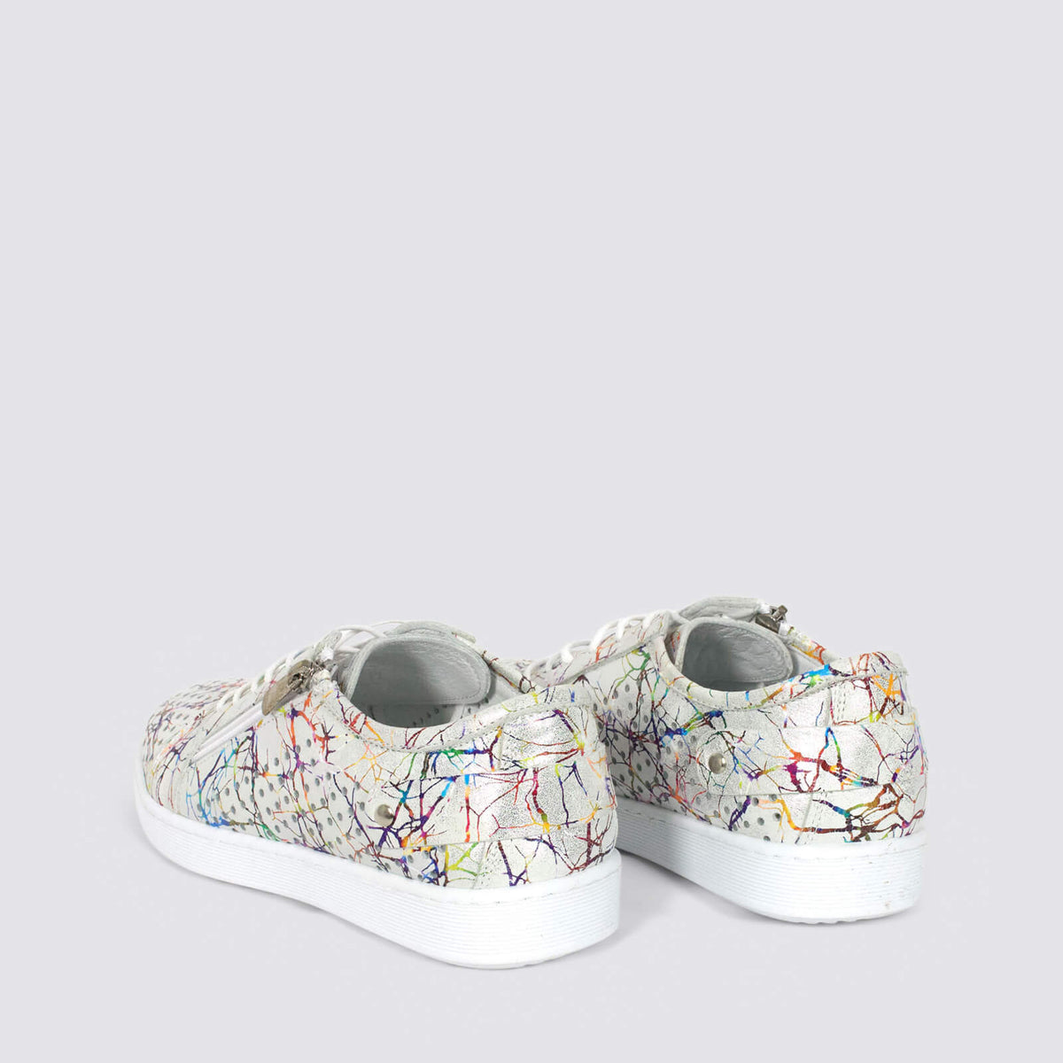 White Cabello EG17 sneakers with sleek lightning design, featuring a stylish lightweight build and modern athletic look.
