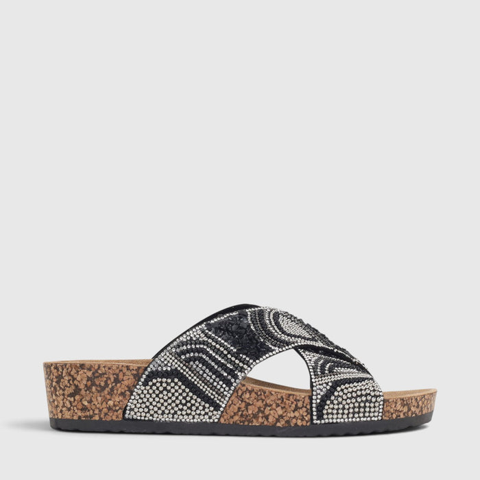 Black Los Cabos Capri slippers with a comfortable slip-on design and soft sole, perfect for casual wear.
