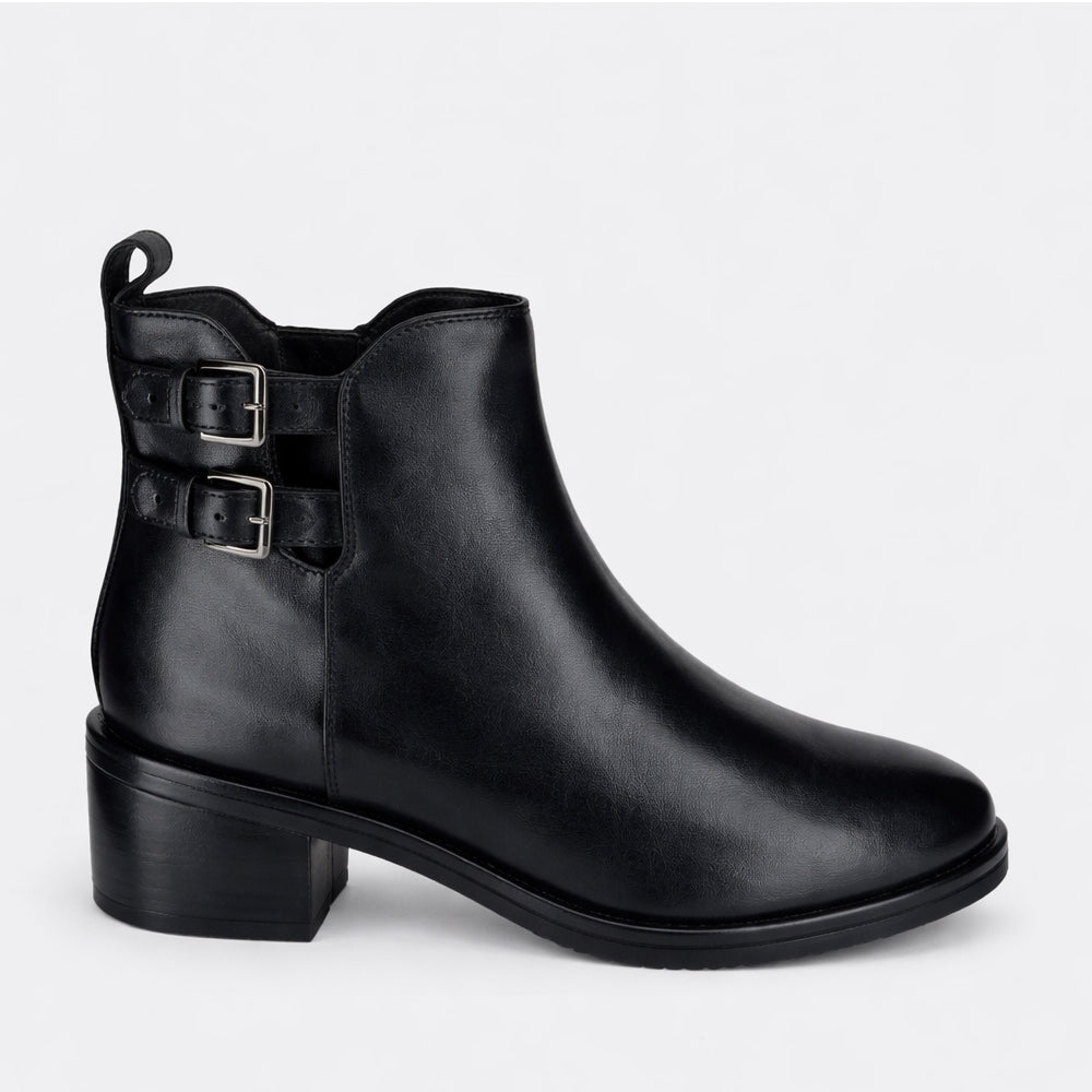 Black LE Sansa boots with sleek design, featuring a smooth deep black leather finish and stylish ankle-length silhouette.