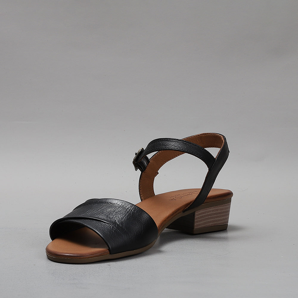 Black Le Sansa Delta sandals featuring a stylish southwestern design, displayed on a neutral background.