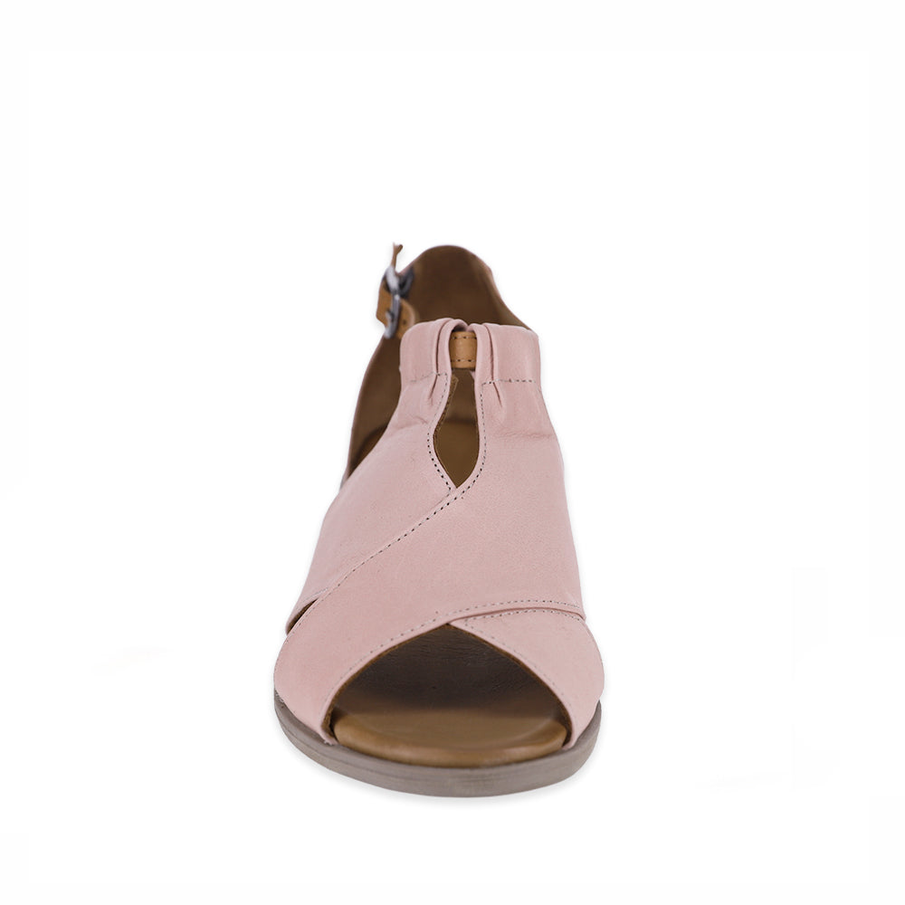 Le Sansa Digby Cameo Tan sandals featuring blush accents, open toe design, and stylish leather straps.