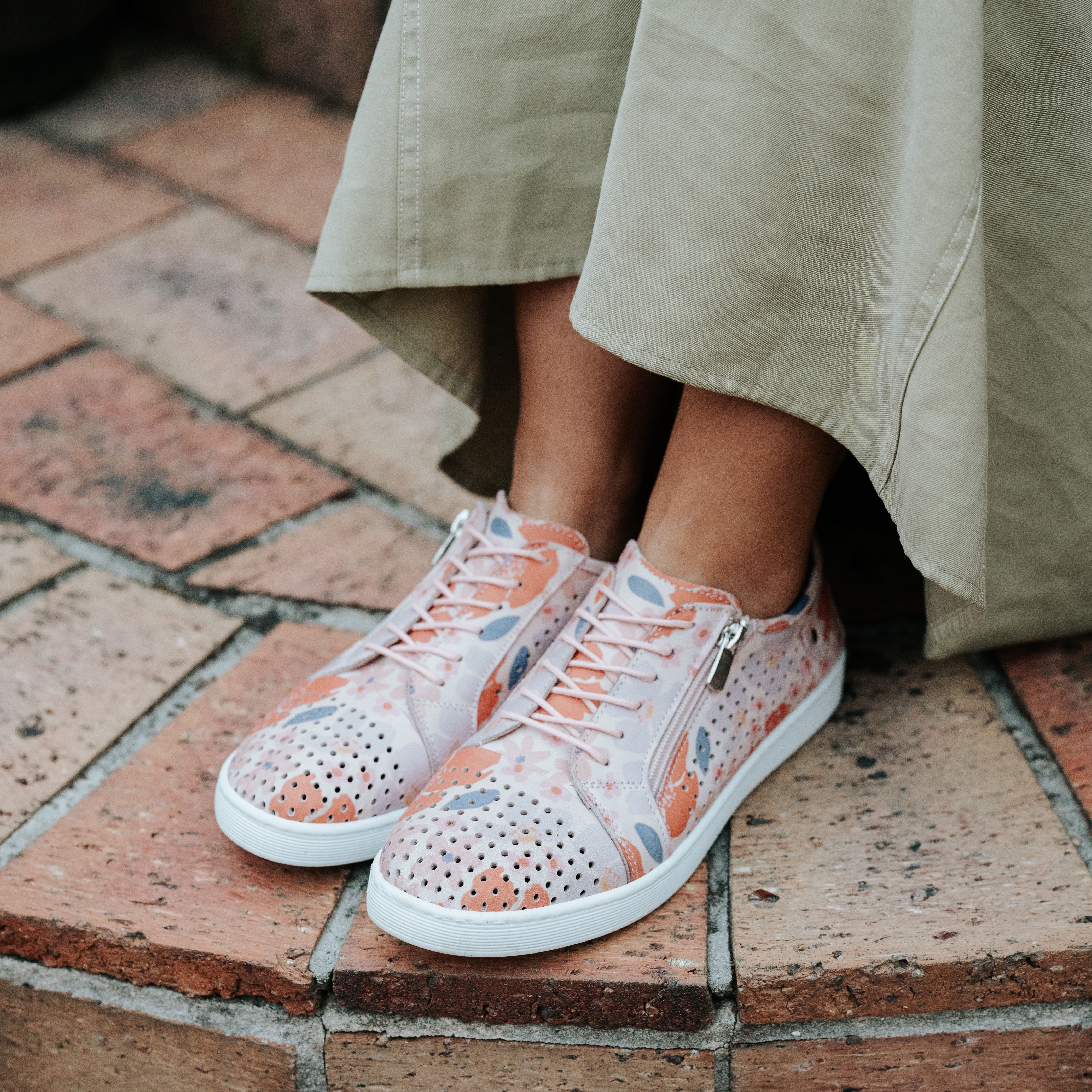 CABELLO EG172 MARIGOLD Women Sneakers - Zeke Collection NZ