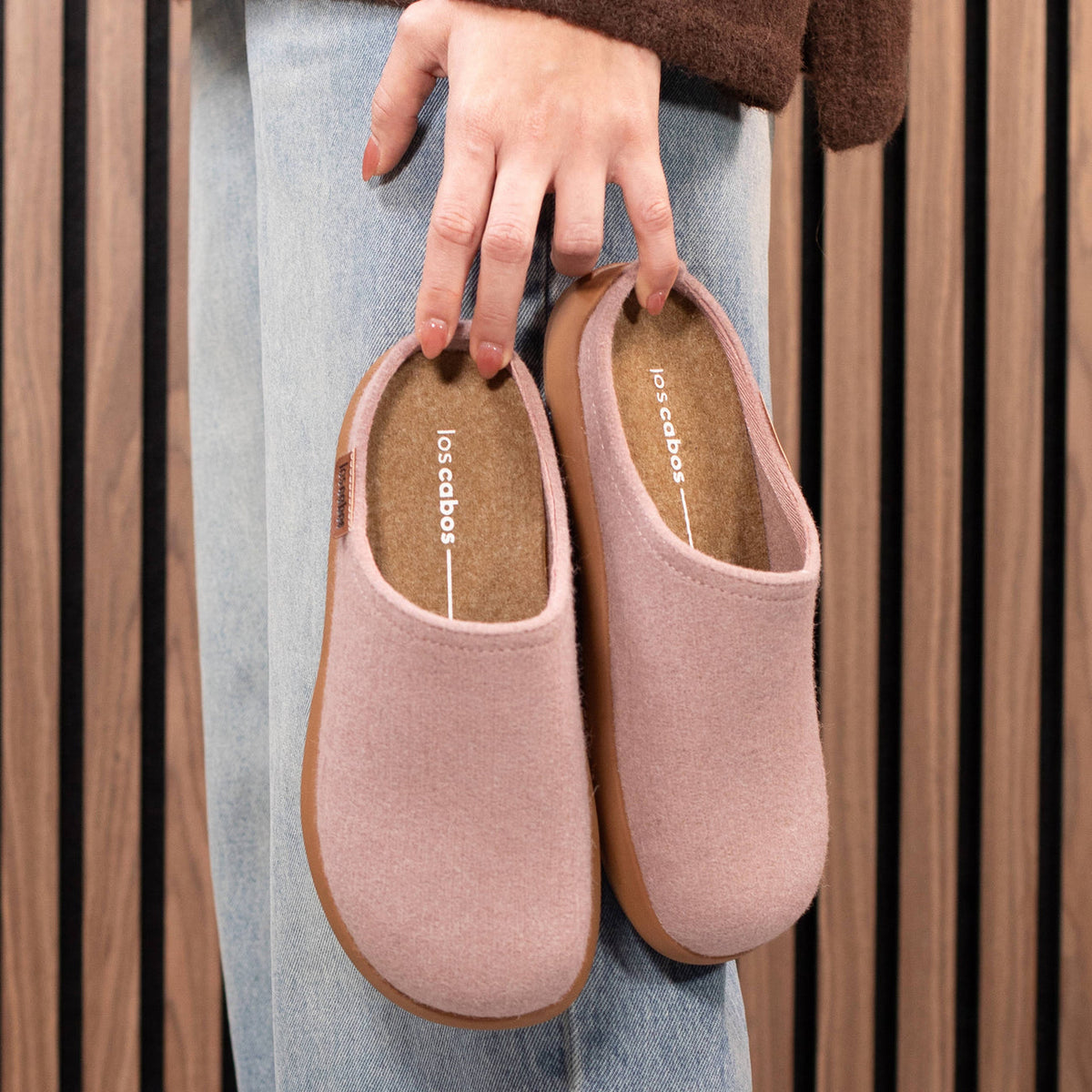 Los Cabos Felton lavender slippers with plush fabric and open-toe design, displayed on a neutral background.