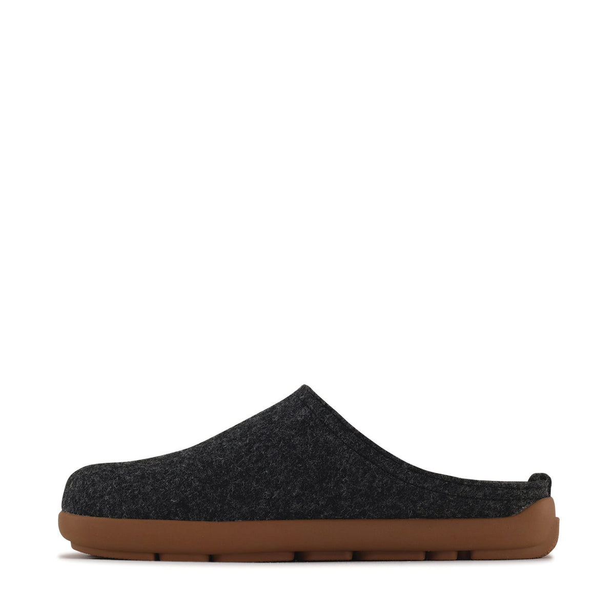 Los Cabos Felton graphite slippers with soft, textured fabric and slip-on design, ideal for casual comfort.