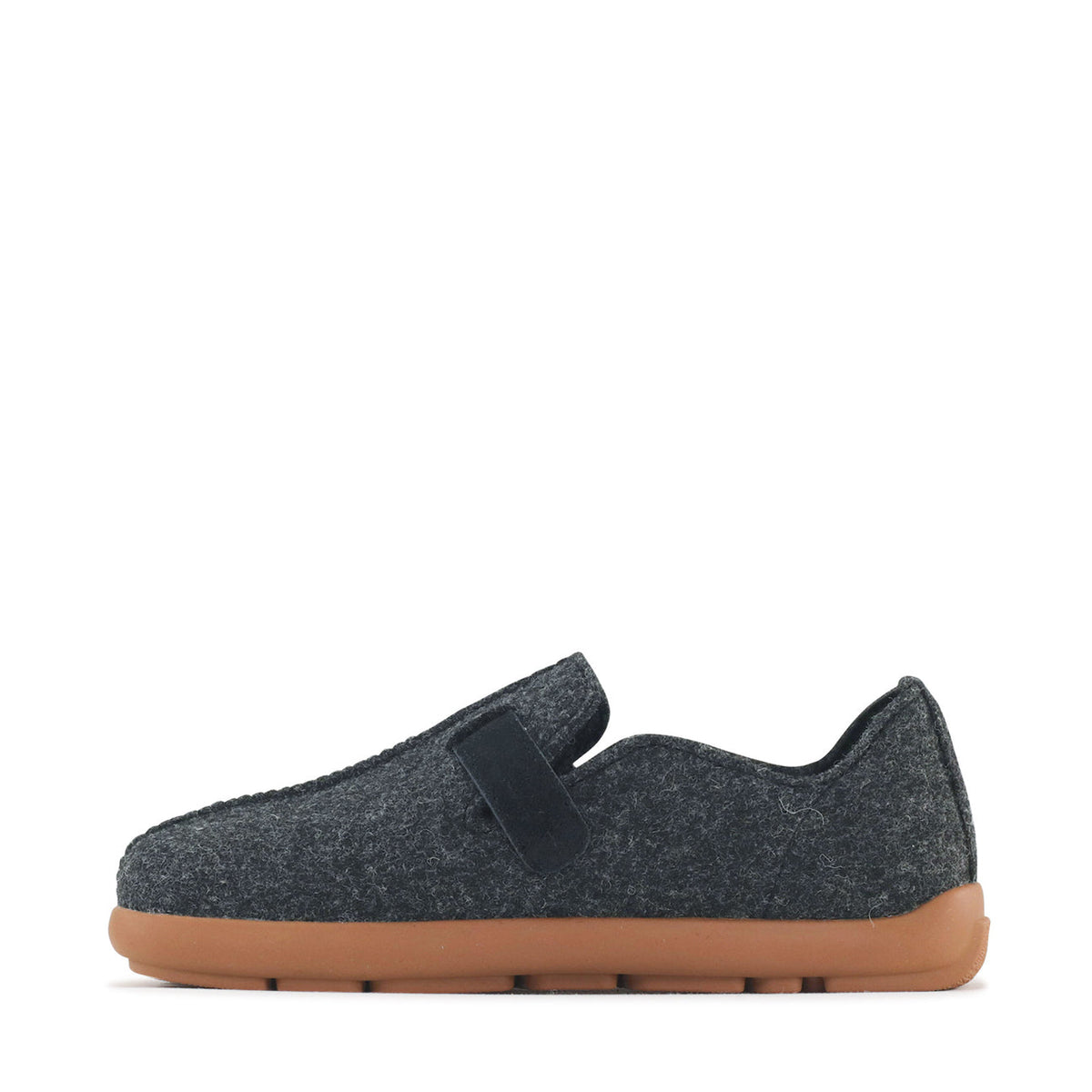 Los Cabos Feltsome graphite slippers with soft felt material and cozy design, ideal for comfortable indoor wear.