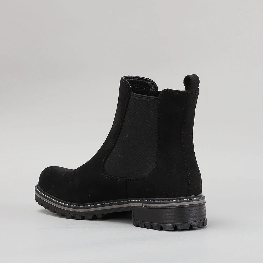 Black CC Resorts GAMILIA boots with suede finish, stylish ankle-length design, and lace-up front.