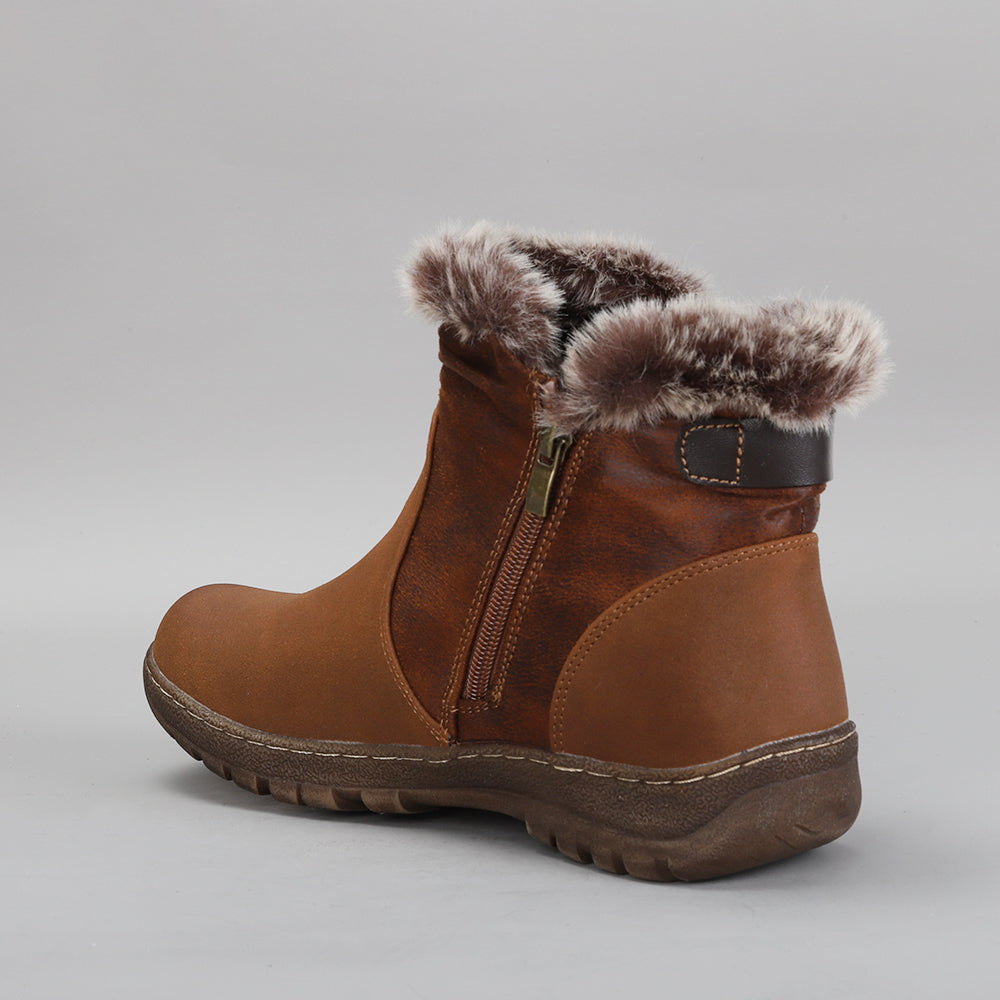 CC Resorts Ginger Brown boots with ankle-height design, featuring a textured leather finish and stylish laces.