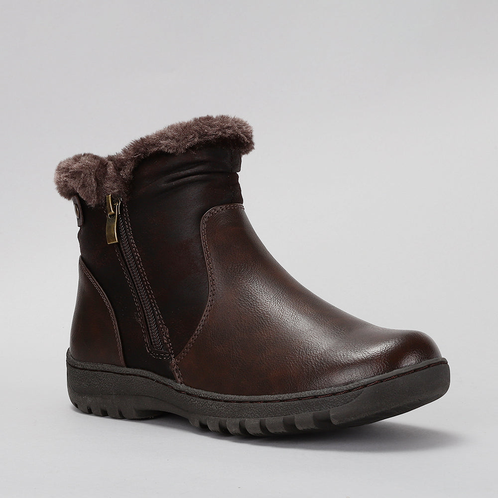 CC Resorts Ginger Chocolate boots with a stylish design, featuring ginger and chocolate tones, suitable for casual wear.