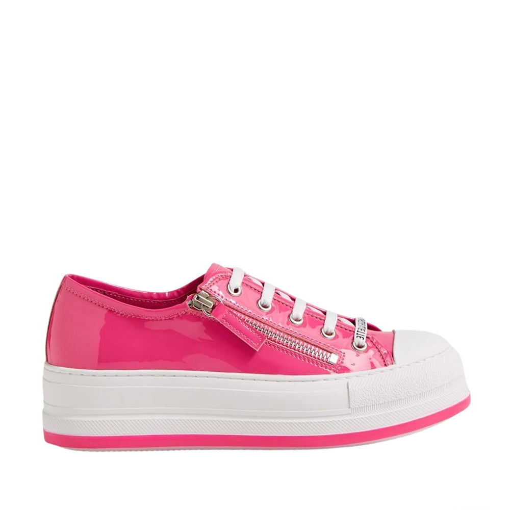 Pink patent Django & Juliette Giza Candy sneakers with white soles and stylish design, perfect for casual wear.