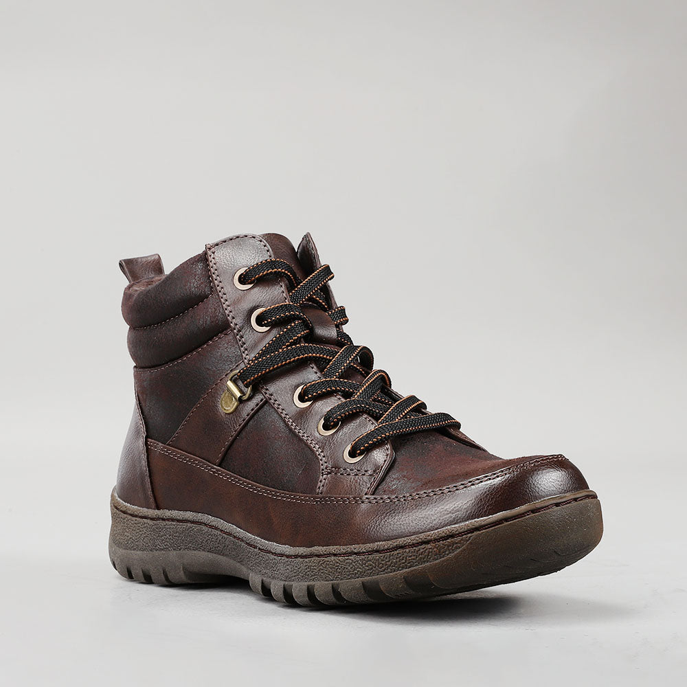 CC Resorts Gowan Chocolate boots, stylish footwear with a sleek design and chocolate brown color, perfect for casual wear.