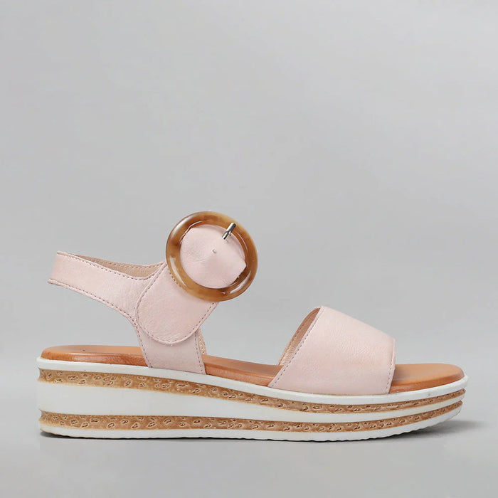 Le Sansa Guard Blush sandals with blush pink straps and flat sole, stylish and comfortable for casual wear.