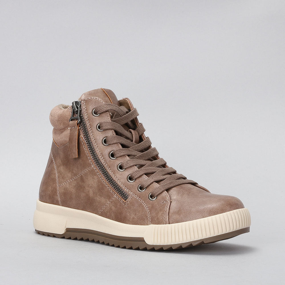 CC Resorts Gumi taupe boots, stylish ankle boots with a smooth finish, perfect for casual and chic outfits.