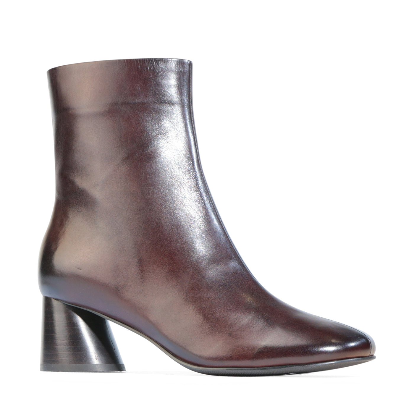 EOS Harlyn boots in chestnut leather, featuring ankle-length design with buckle accents and sturdy sole.