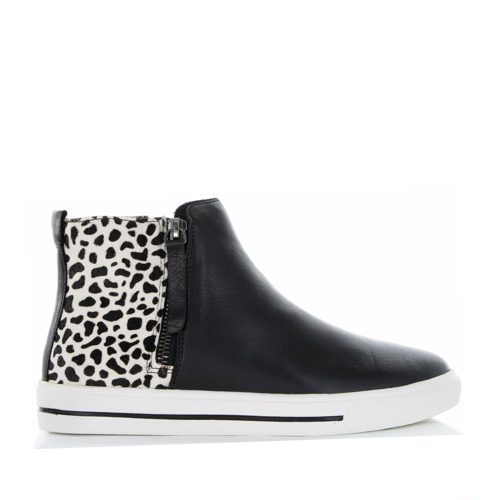 LESANSA INDO BLACK SNOW PONY - Zeke Collection