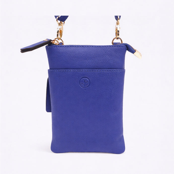 Second Nature Second Nature ST57 Iris handbag with sleek design and top handle, displayed in a natural setting.