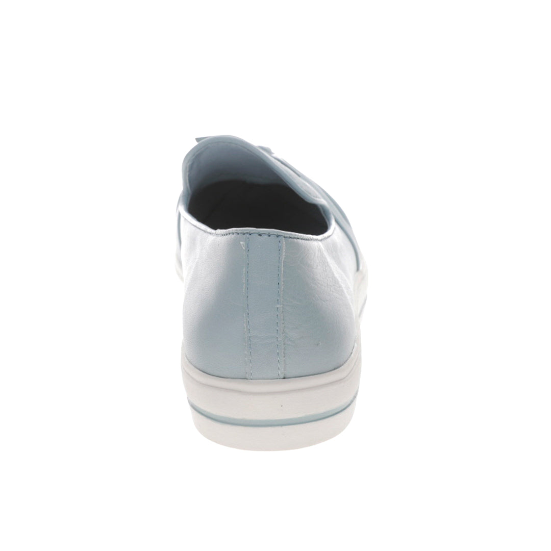 Le Sansa Izzy Blue Mist casual shoes featuring a stylish blue and grey design, perfect for everyday wear.