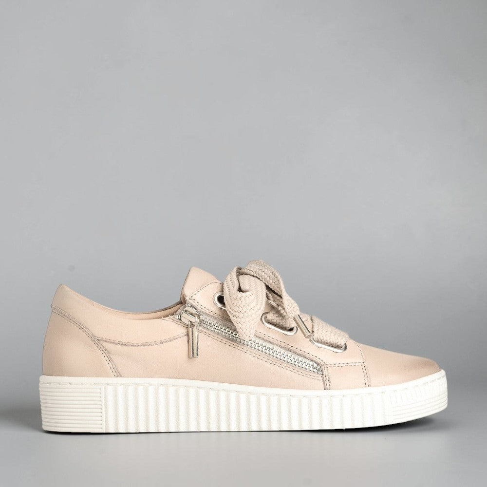 EOS JOVI STONE sneakers featuring a sleek design with white and gray accents, comfortable casual footwear for everyday wear.