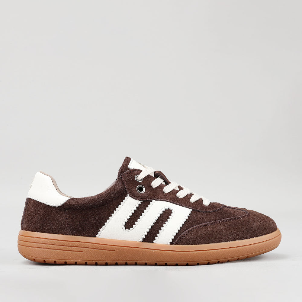 Le Sansa Juno chocolate and ivory sneakers showing side view with suede material and stylish design.