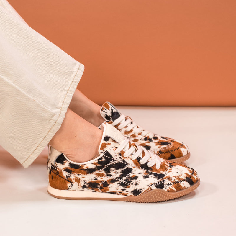Eos Jessabele Texas Pony sneakers in beige with colorful embroidery, casual slip-on footwear for women.