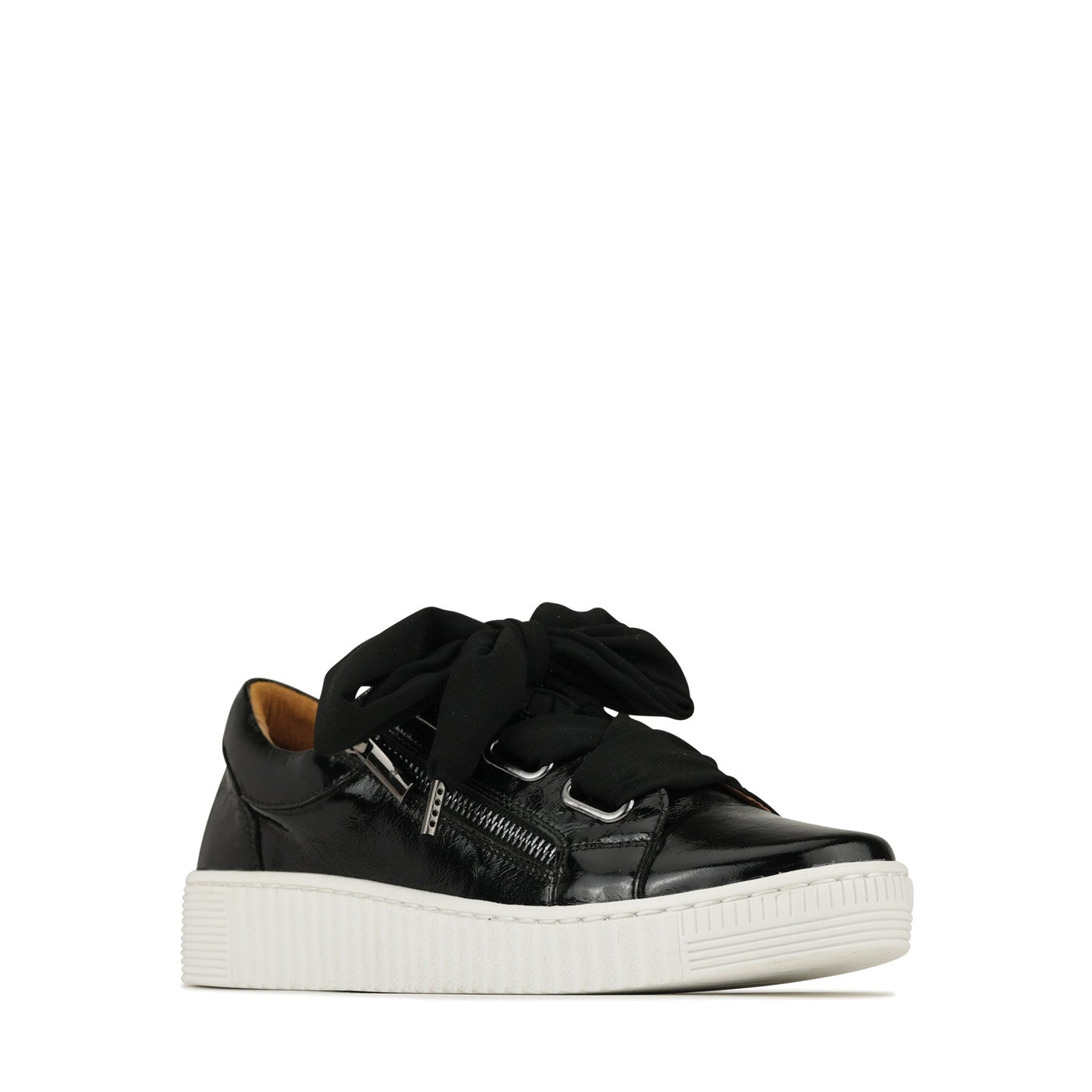EOS Jovi black patent sneakers featuring a sleek, crinkled design and comfortable fit, ideal for stylish casual wear.