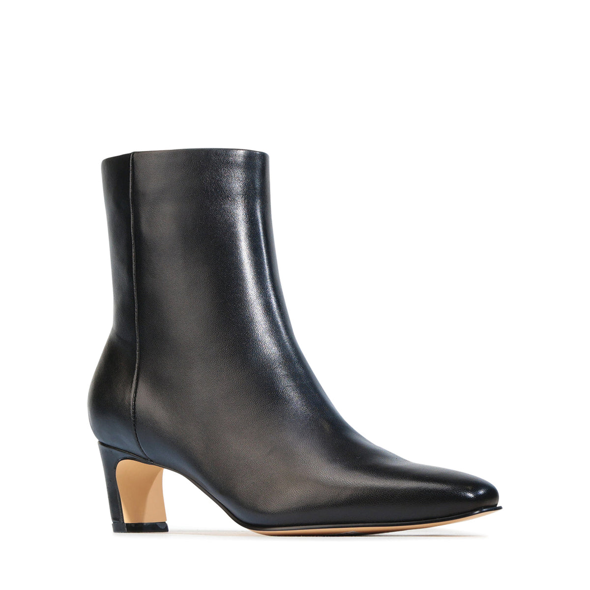 Eos Kitan Black boots showing sleek black leather design with lace-up front and sturdy sole.