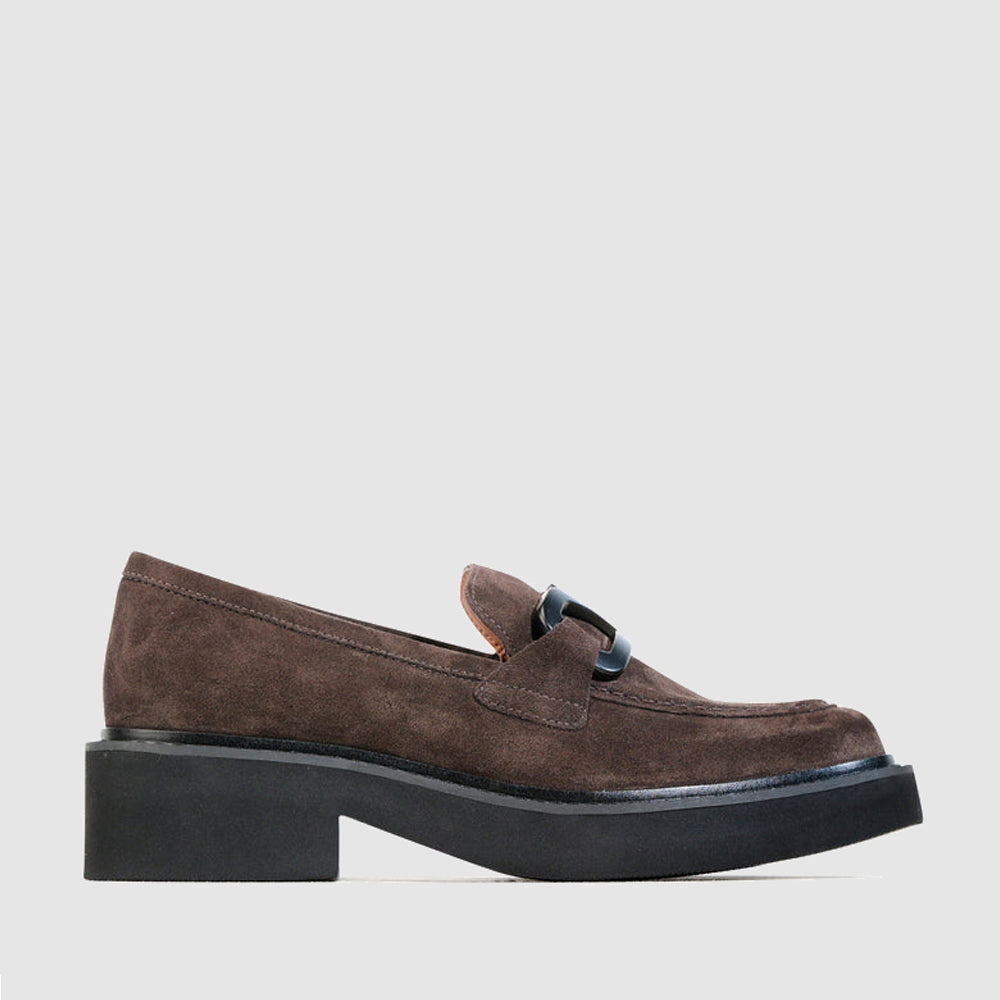 EOS Leia Mahogany loafers featuring sleek leather design and classic style, perfect for casual or formal wear.