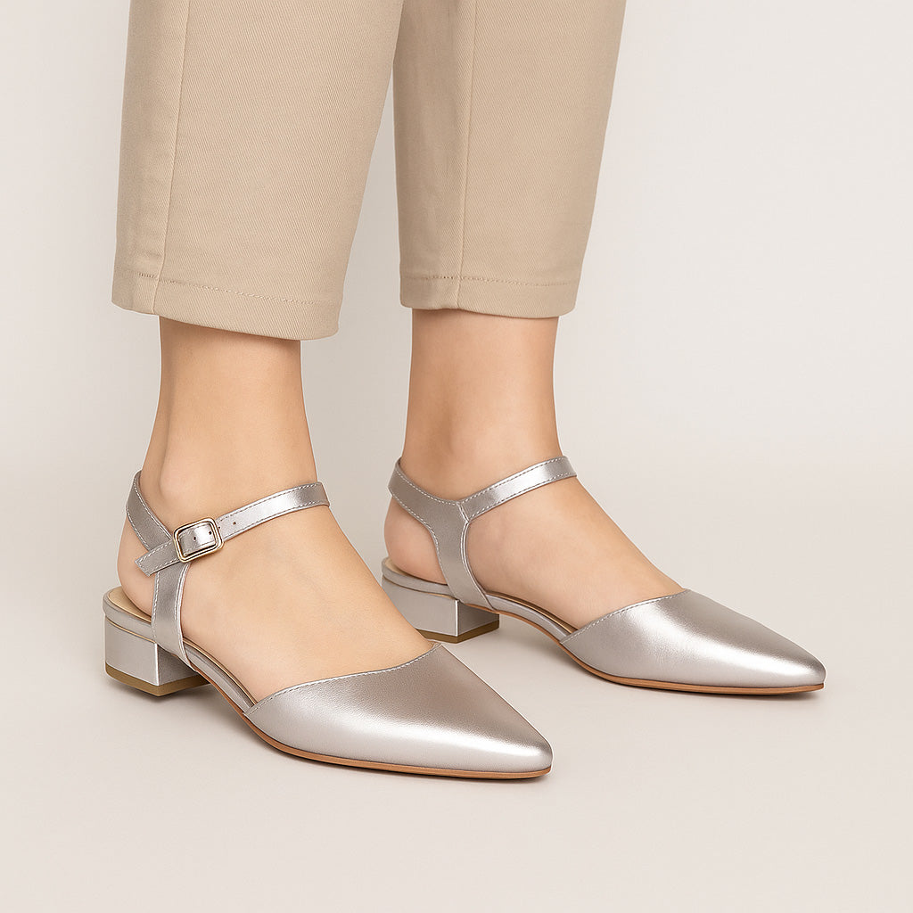 Le Sansa Coralie Champagne sandals featuring elegant strappy design and neutral champagne color for stylish warm-weather wear.
