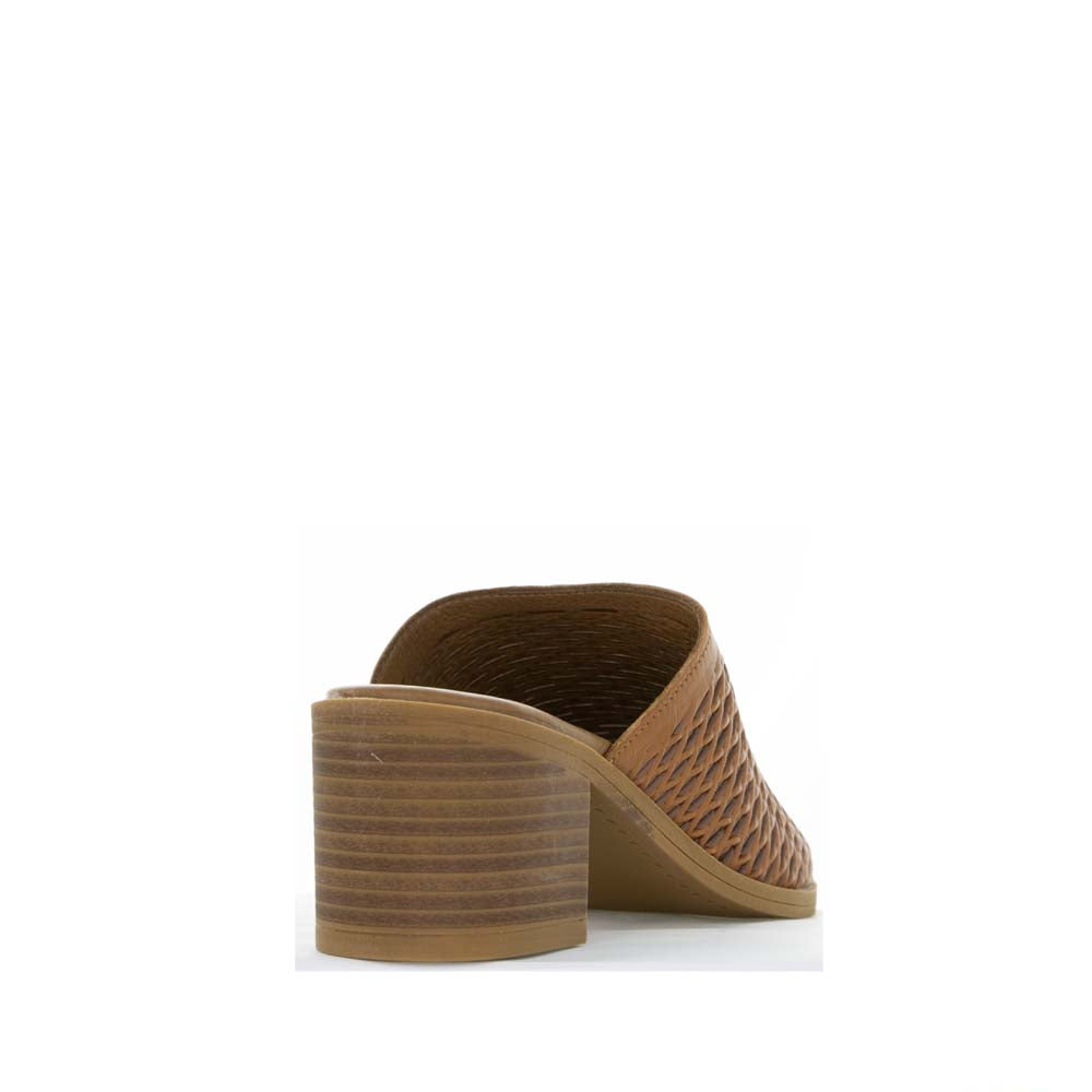 Le Sansa Lesansa Lovia II tan heels with pointed toes and ankle straps, showcasing sleek leather design and stylish silhouette.