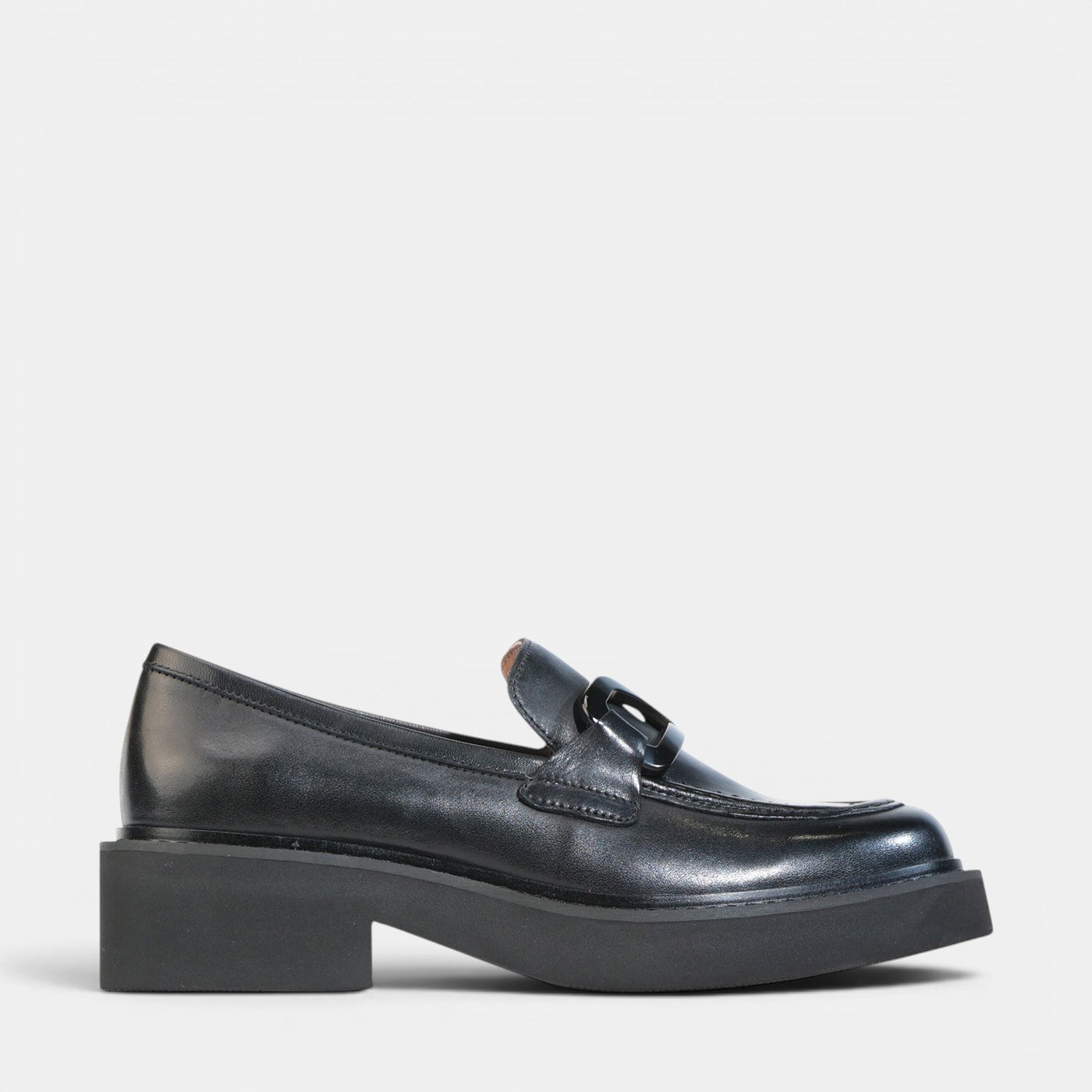 Black EOS Leia loafers featuring sleek leather design and classic silhouette, perfect for stylish casual or formal wear.
