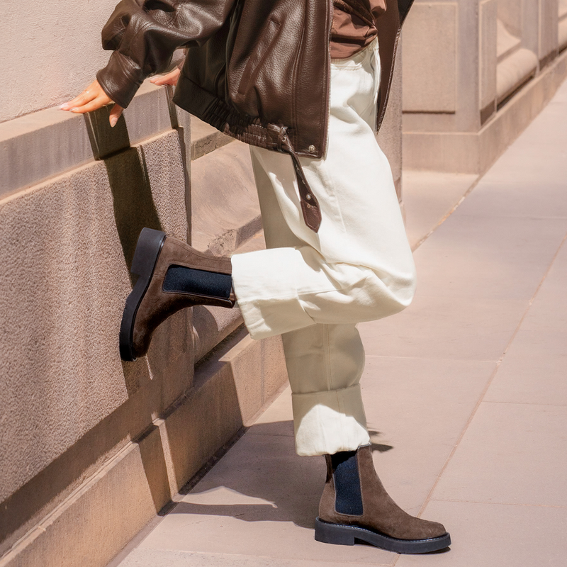 EOS LEILN KALMATA suede boots featuring a sleek design and comfortable fit, shown in a stylish side view.