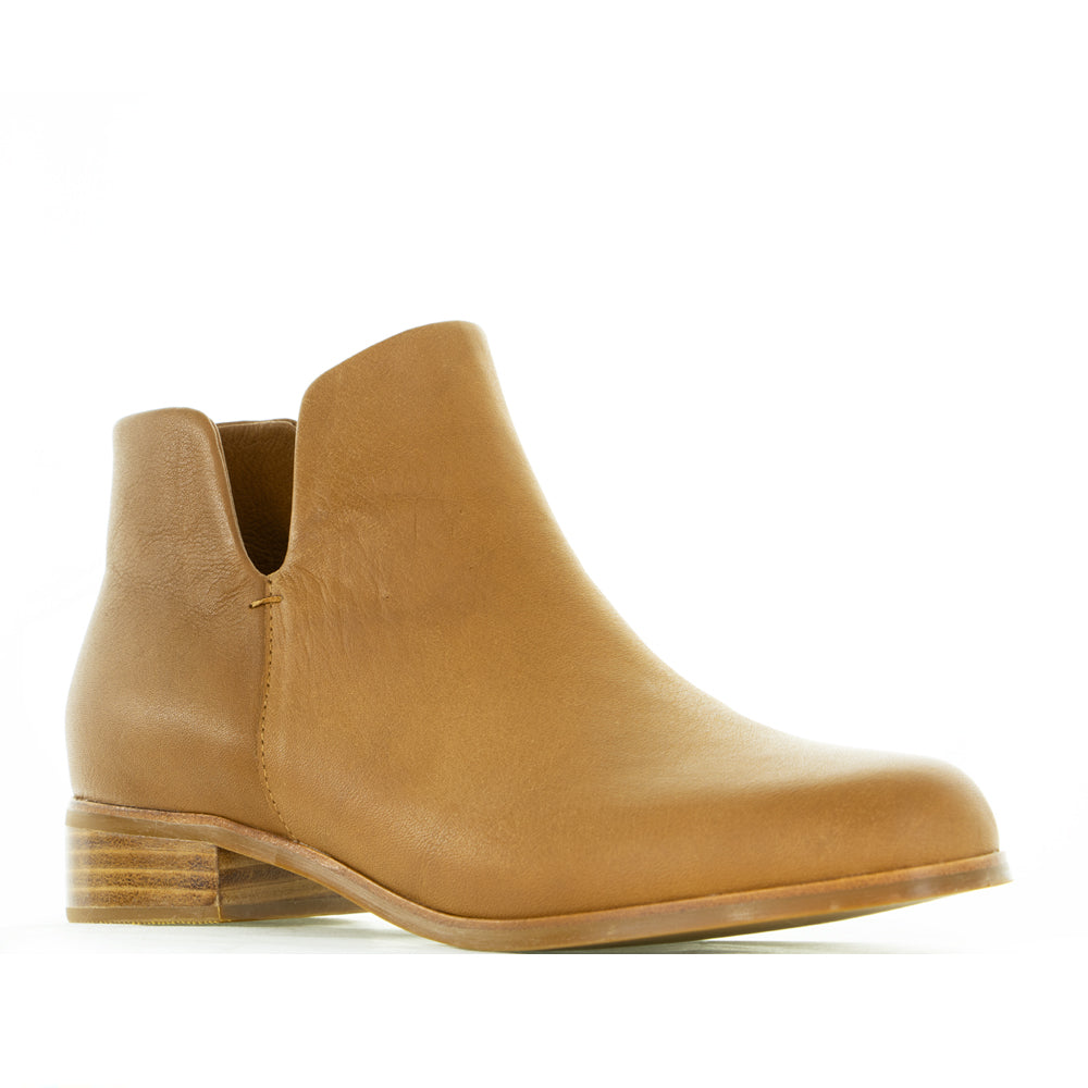 LE SANSA MARA TAN Women Boots - Zeke Collection NZ