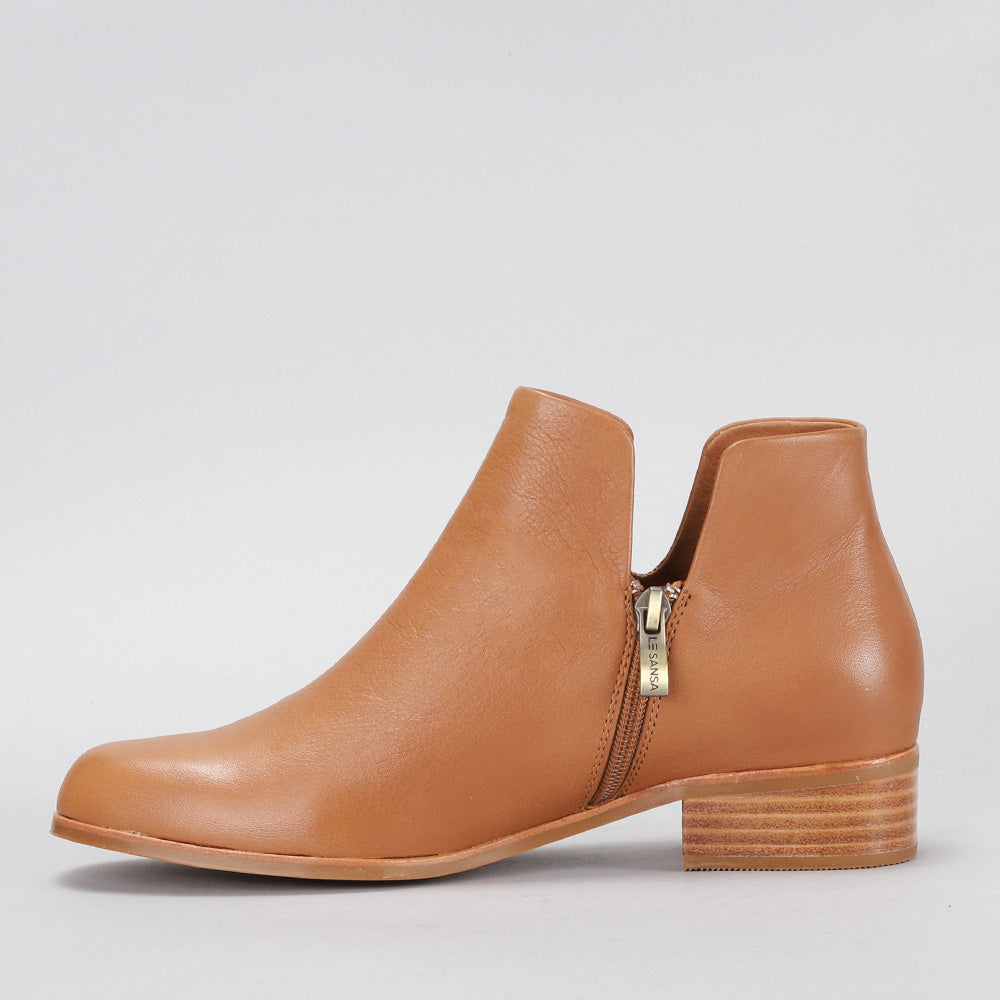 LE SANSA MARA TAN boots featuring sleek leather design and stylish ankle length with a rounded toe.