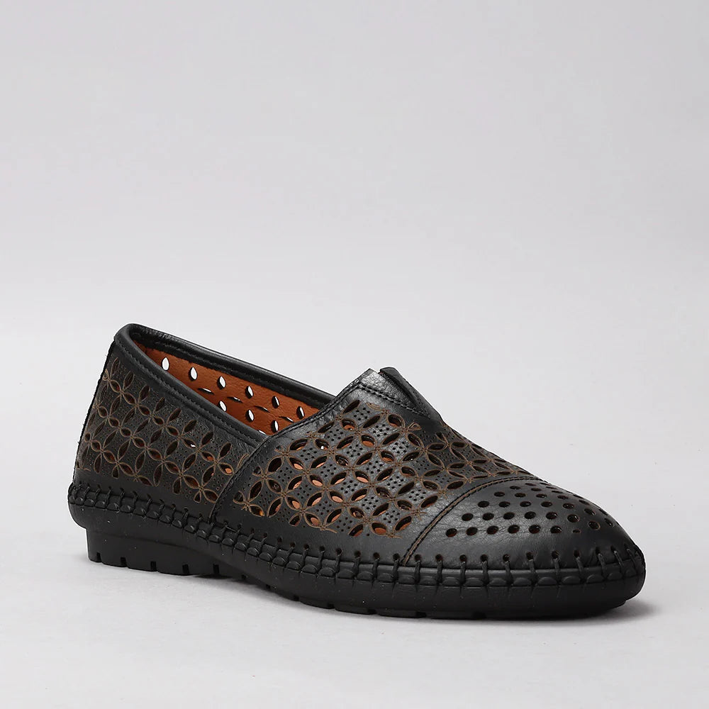Black LE SANSA MELLOW slip-on shoes with sleek design, featuring smooth black uppers and comfortable casual style.