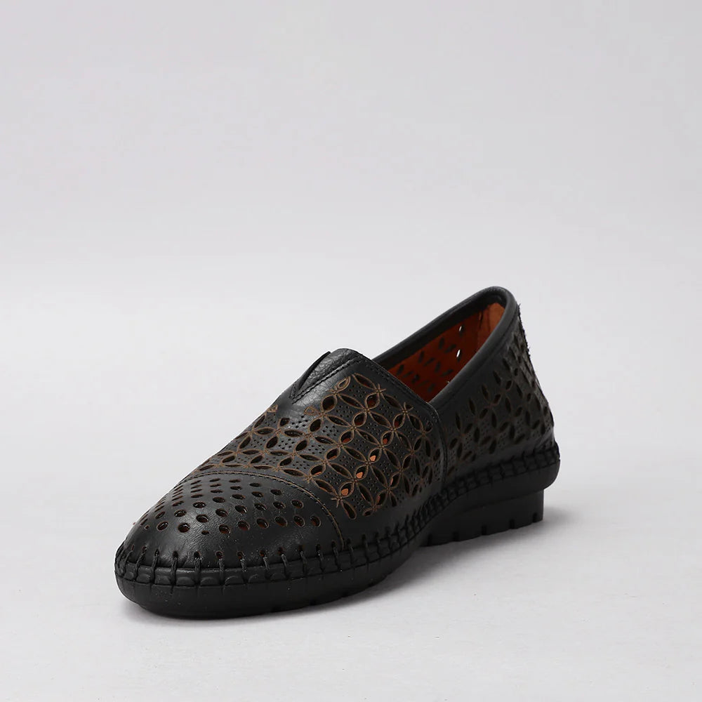 Black LE SANSA Mellow slip-on shoes featuring a southwestern pattern, casual and comfortable footwear for everyday wear.