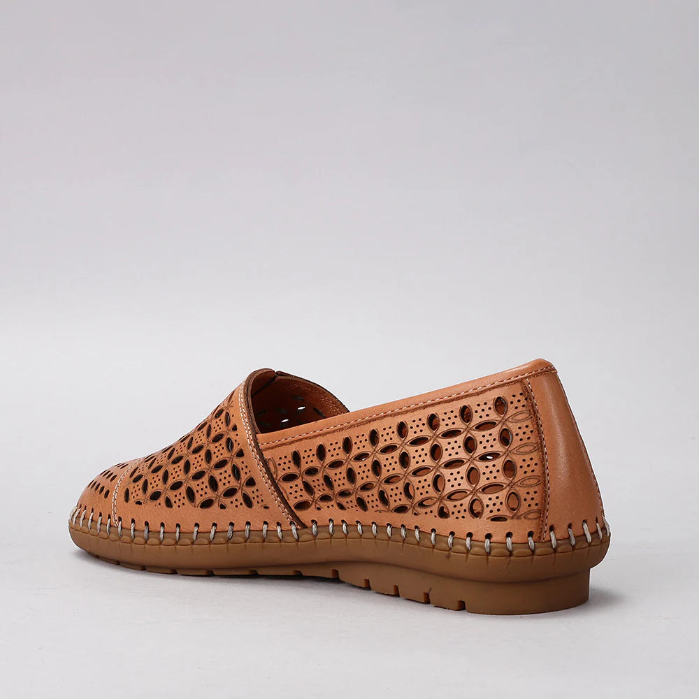 LE SANSA MELLOW TAN Women Slip-ons - Zeke Collection NZ