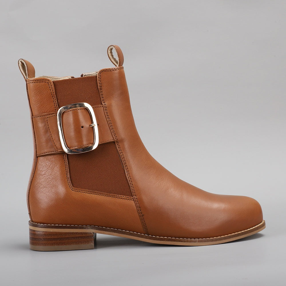 LE SANSA Mister Tan boots with tan leather and gusset detailing, stylish ankle boots for casual or dressy wear.