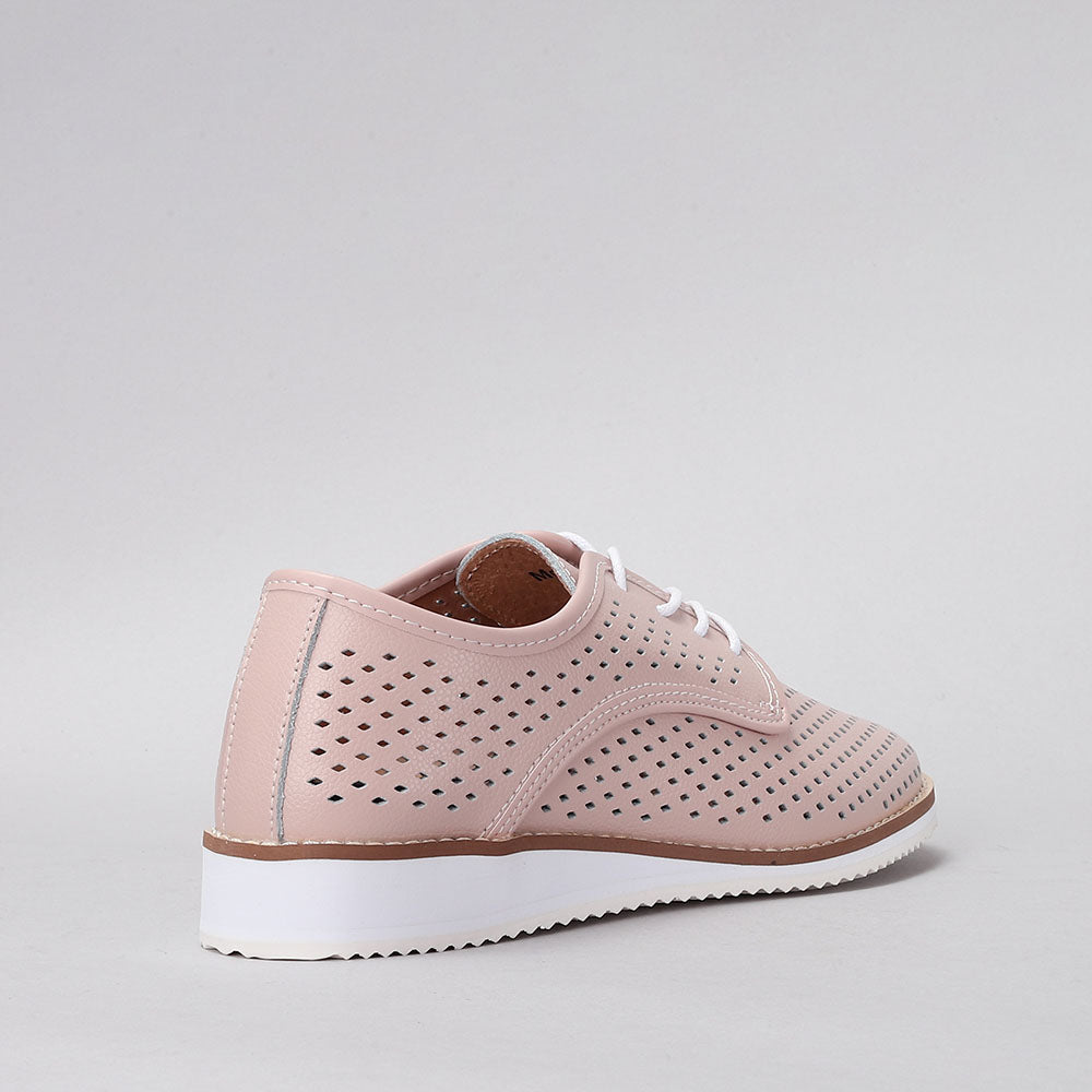 CC Resorts Mona Blush sneakers featuring a soft blush pink color and stylish design, perfect for casual wear.