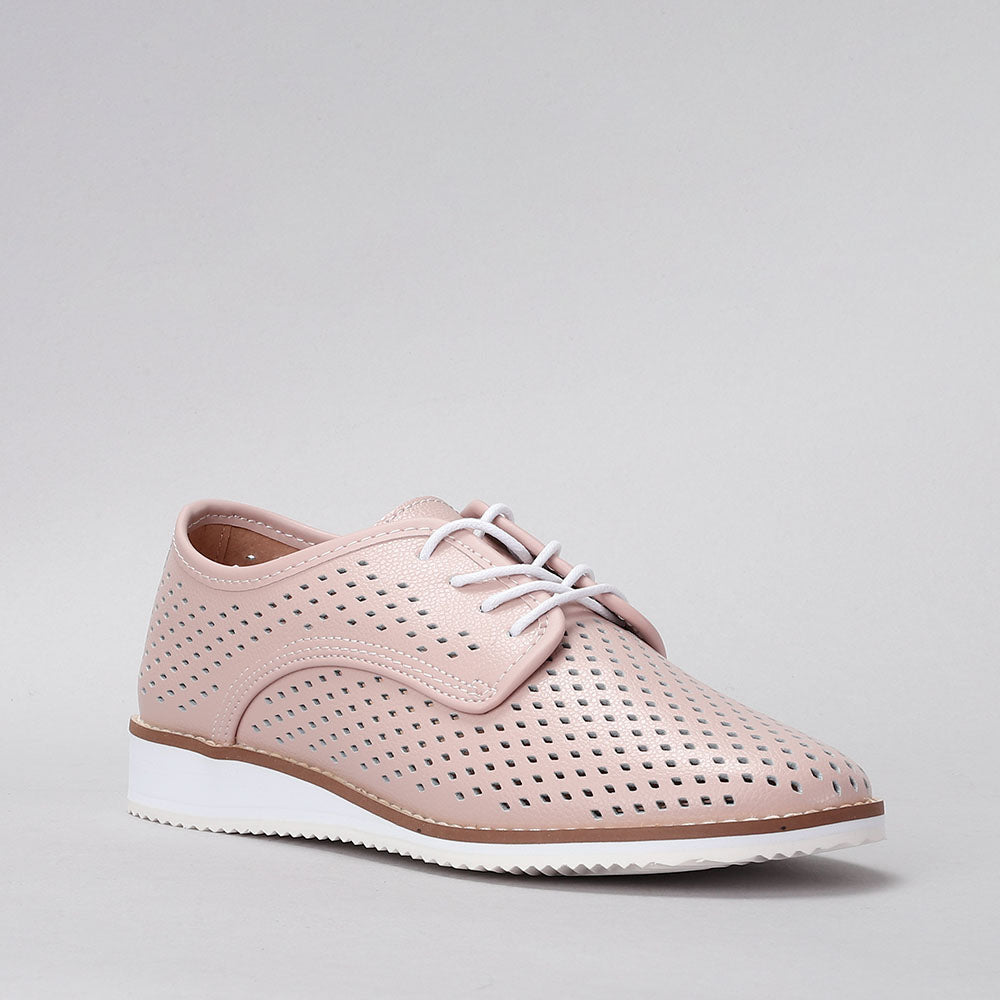 CC Resorts Mona Blush sneakers featuring a soft blush color, casual style, and comfortable design.
