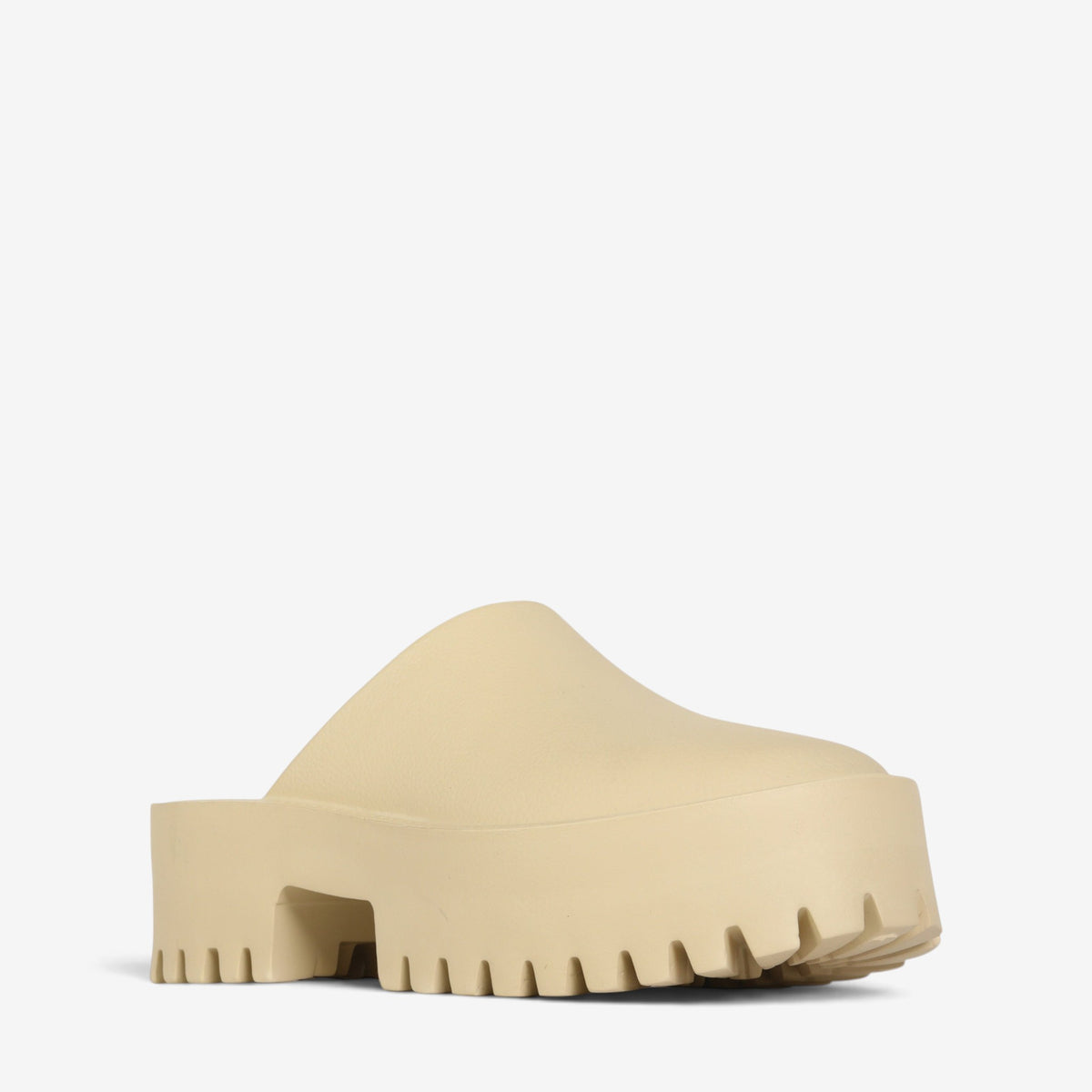 Los Cabos Marre parchment slip-on shoes shown from an angled view, featuring a neutral beige color and comfortable casual design.