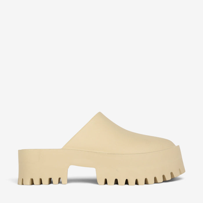 Los Cabos Marre parchment slip-ons showing a tan leather exterior and casual slip-on design.