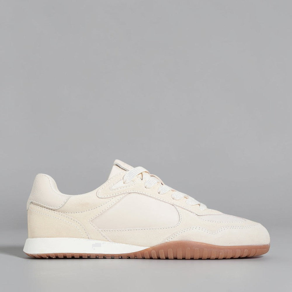 EOS Glinda off-white sneakers with stylish design and white laces, featuring comfortable rubber soles and trendy details.
