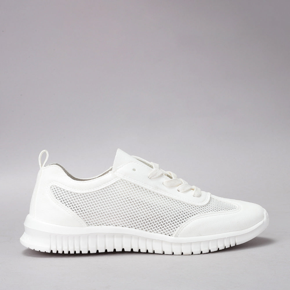 White CC Resorts Oswald sneakers with side logo and white laces, stylish casual footwear for men.